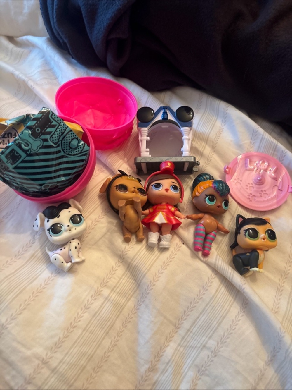L.O.L. Surprise! Dolls and Pets with Bright Pink Capsules